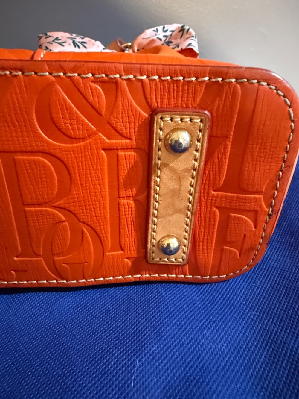vintage Dooney & Bourke Retro Embossed Graffica GUC - Picture 14 of 15